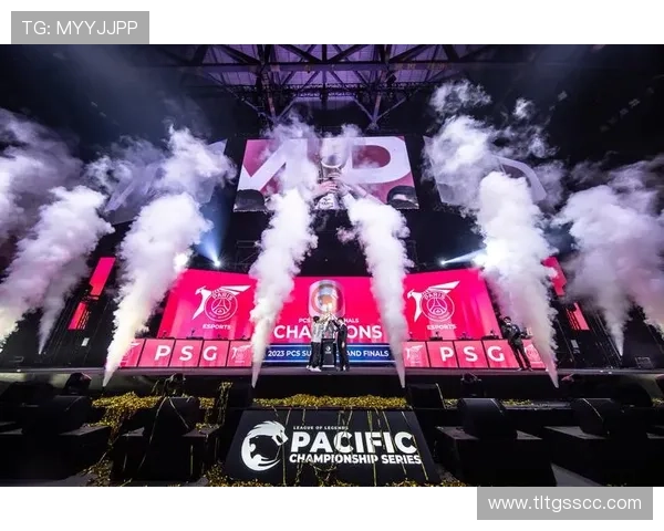 《全球电竞赛事火爆开赛 玩家纷纷展现超凡技术 新赛季看点十足》 《全球电竞赛事火爆开赛 玩家纷纷展现超凡技术 新赛季看点十足》