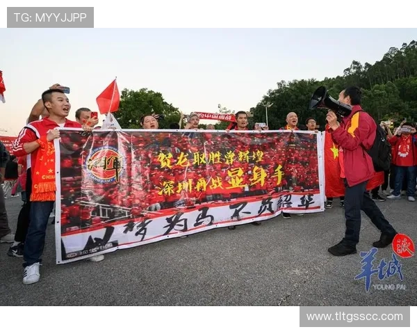 中国男足逆转夺冠点燃球迷激情全国各地掀起庆祝热潮 中国男足逆转夺冠点燃球迷激情全国各地掀起庆祝热潮