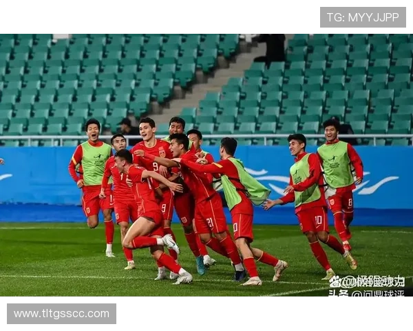 国足逆转取胜亚洲杯再掀热潮年轻球员爆发点燃全国激情