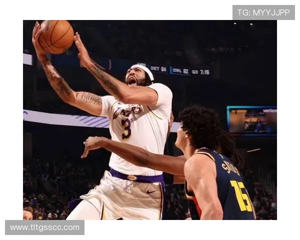 浓眉哥再度爆发助湖人逆转击败勇士 詹姆斯关键时刻引领全队发力